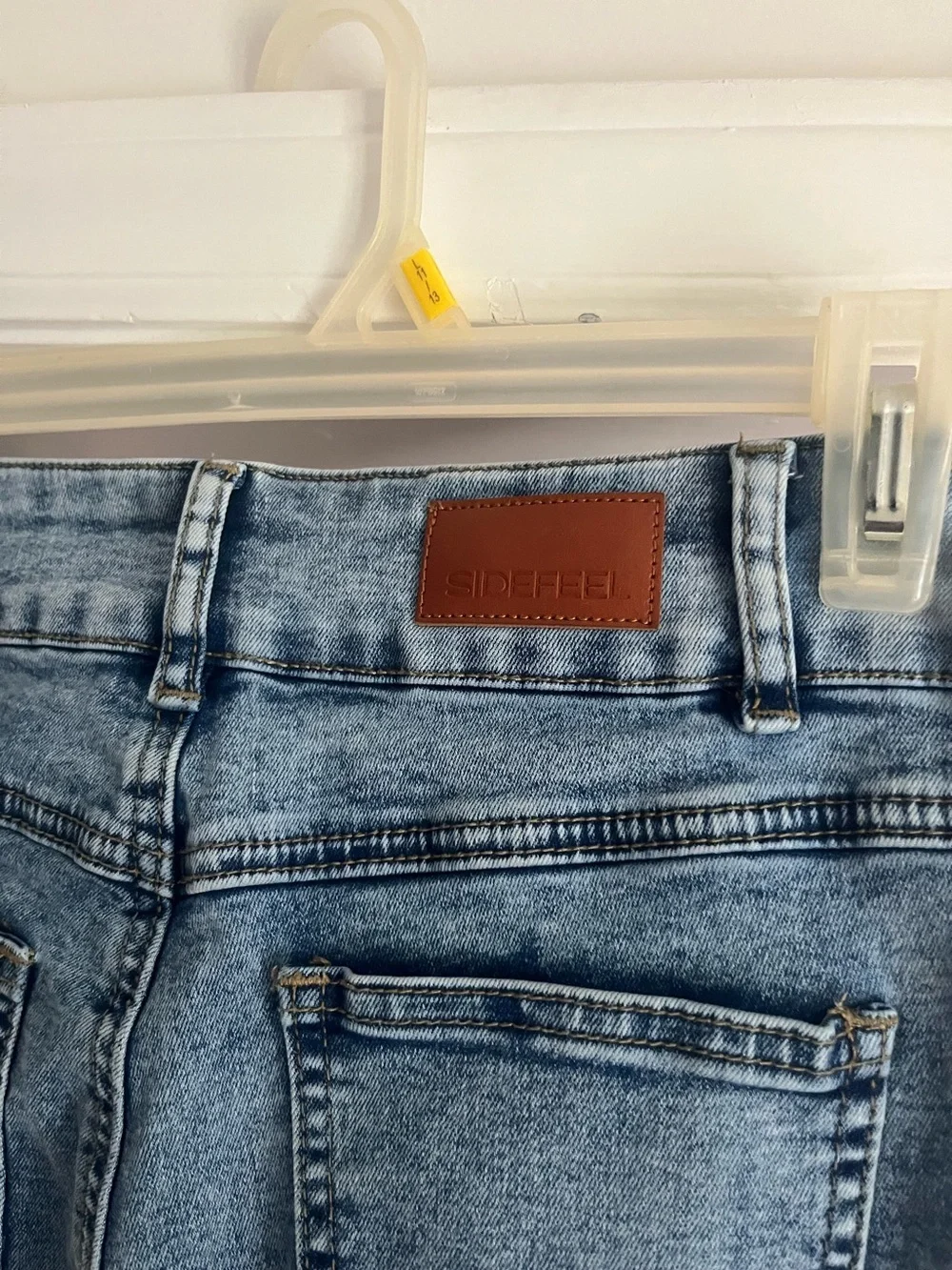 High Waist Straight Leg Jeans – Women’s Size [Size 4]